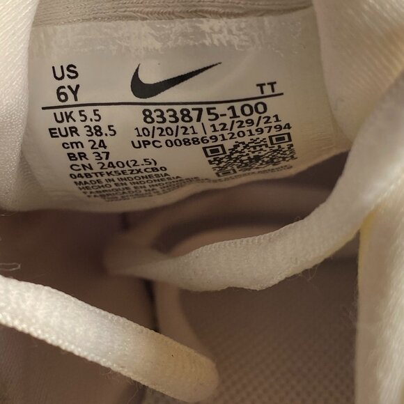 Nike Air Presto Triple White Shoes Sneakers Size 6 Youth/7.5Womens/6Mens A0704 - Picture 7 of 7